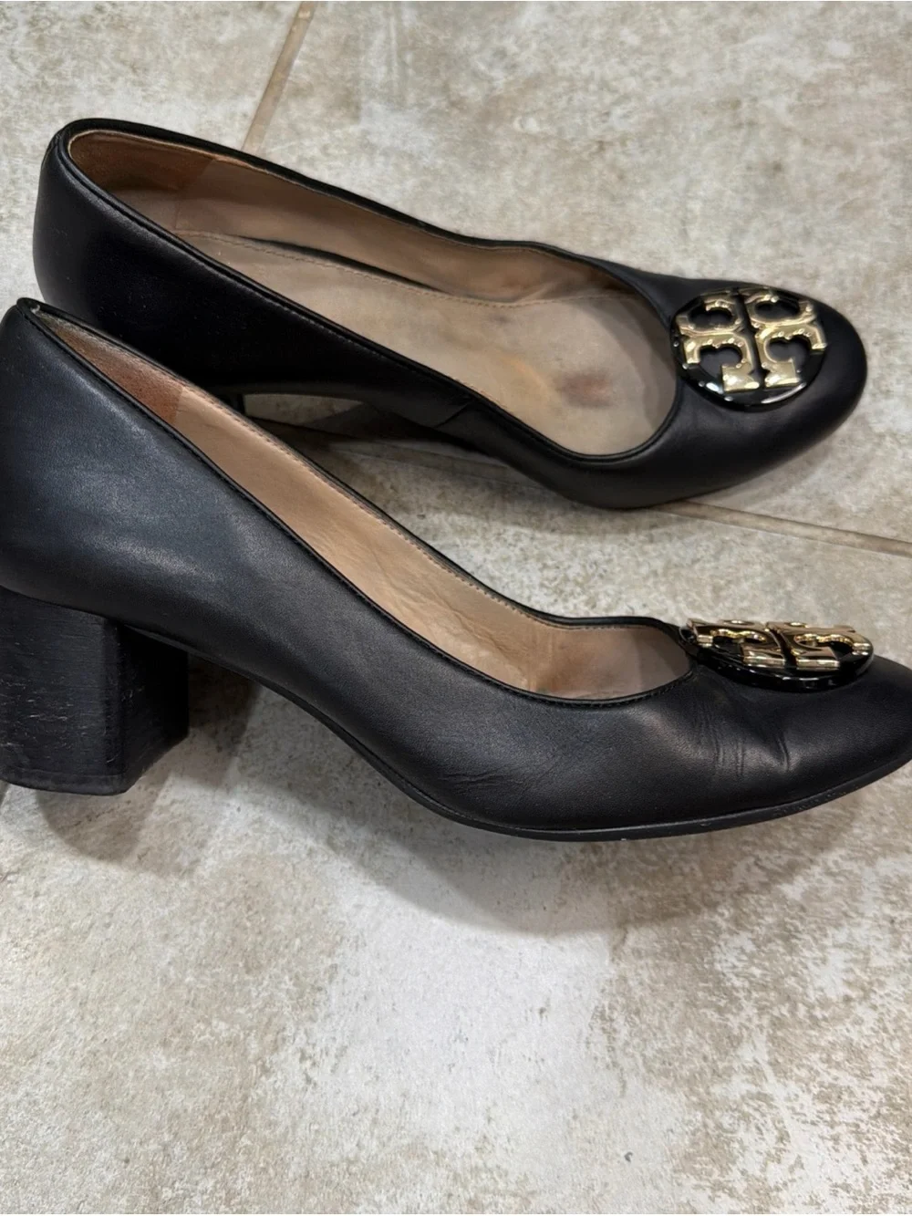 Tory Burch Benton 2 Size 6 Black Leather Block Heel Pumps Comfort Logo